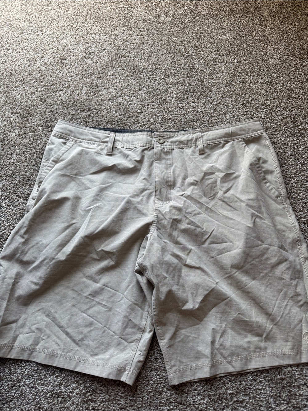 Hang Ten Men's Light Gray Flat-Front Shorts